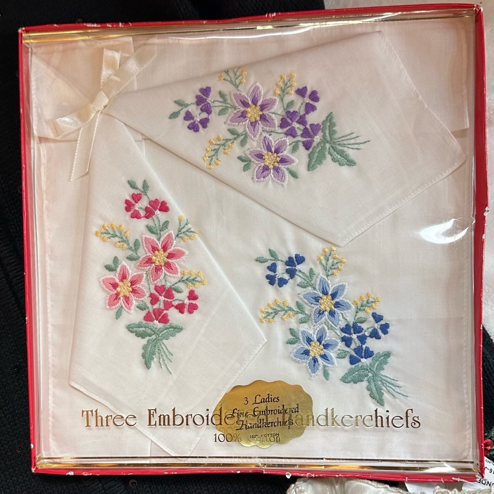 NIB Vintage Embroidered Handkerchiefs 100% Cotton